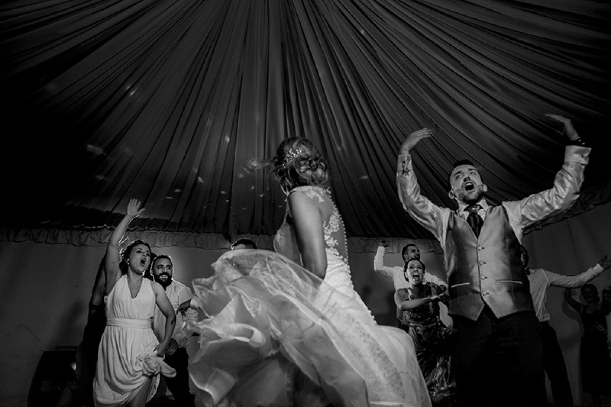 ¿Por qué las fotos espontáneas en tu boda son las mejores?
