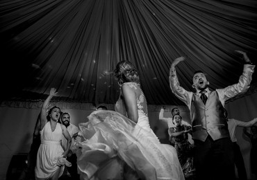 ¿Por qué las fotos espontáneas en tu boda son las mejores?