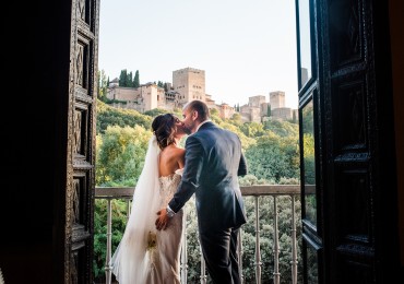 Alvaro y Eva Granada y Sevilla unidos por la Alhambra