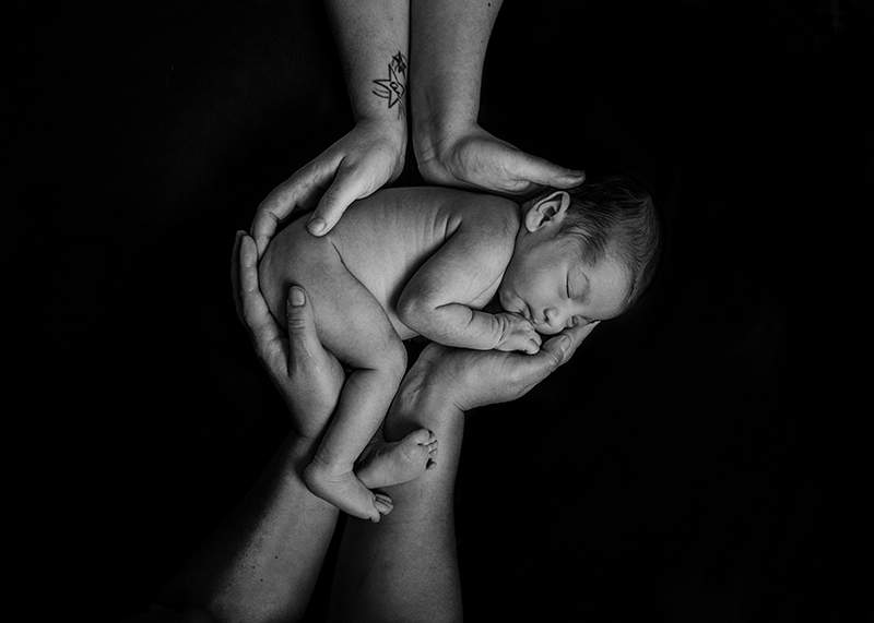 Padres unidos  por su familia :: Fotógrafo newborn