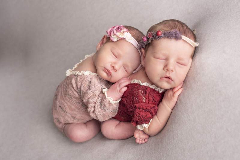 fotografías de gemelas en granada :: Fotógrafo newborn