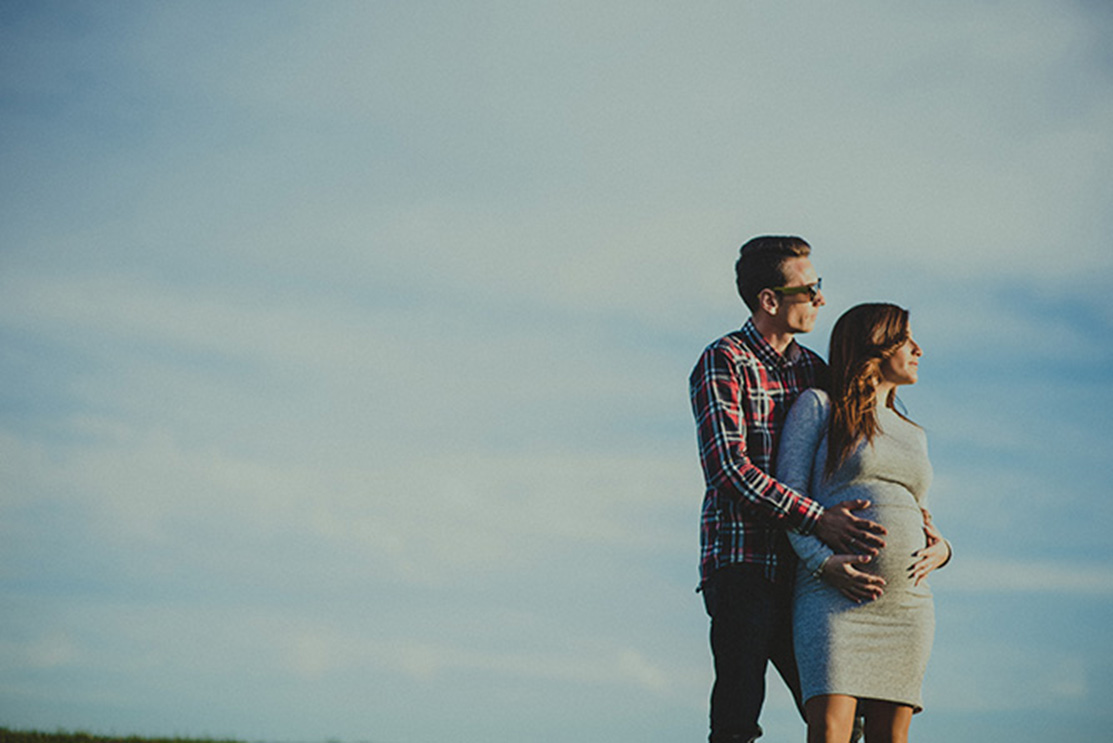 una fotografía cada mes para ver evolución de una barriga de una embarazada